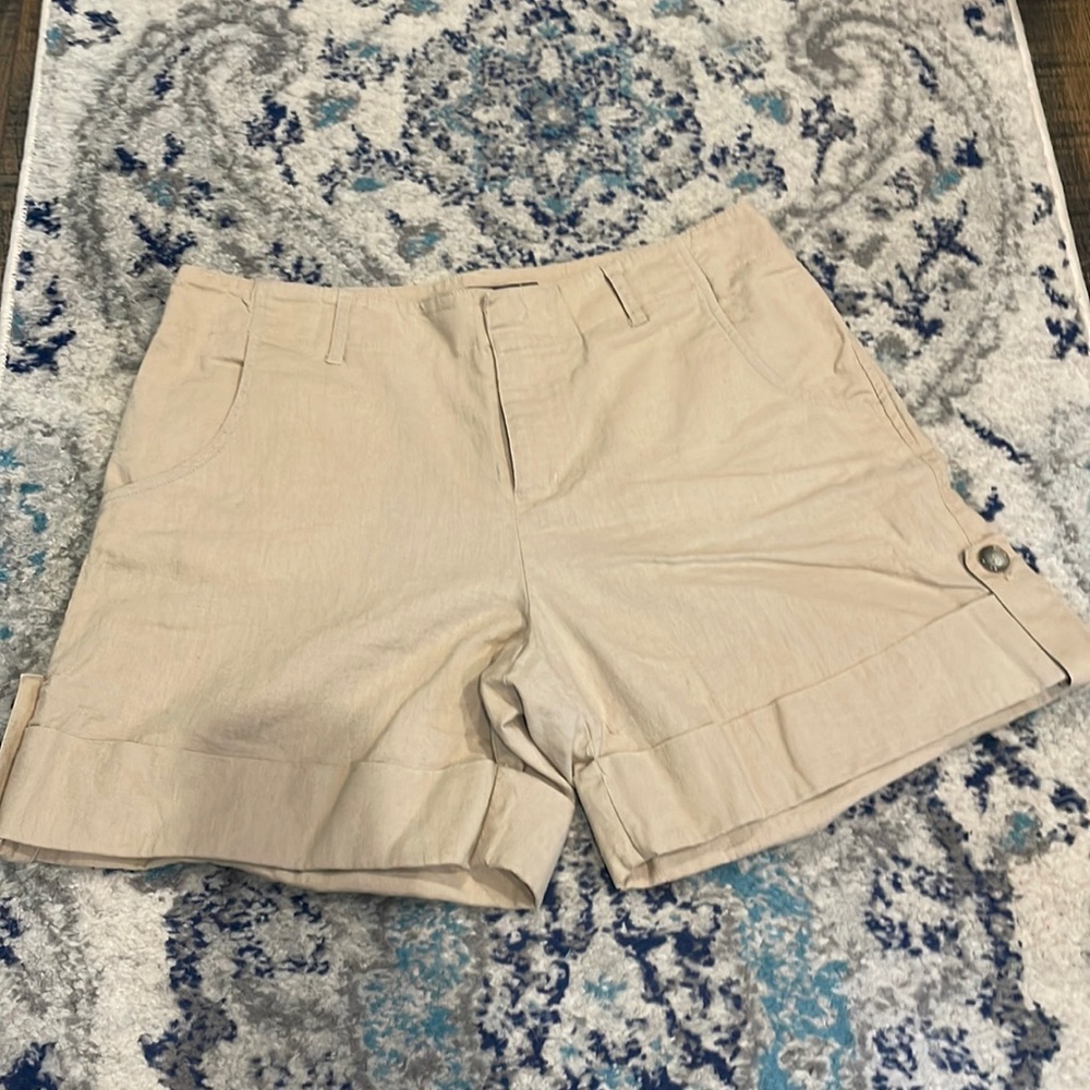 Size 6 Anne Klein linen shorts- tan, VGUC